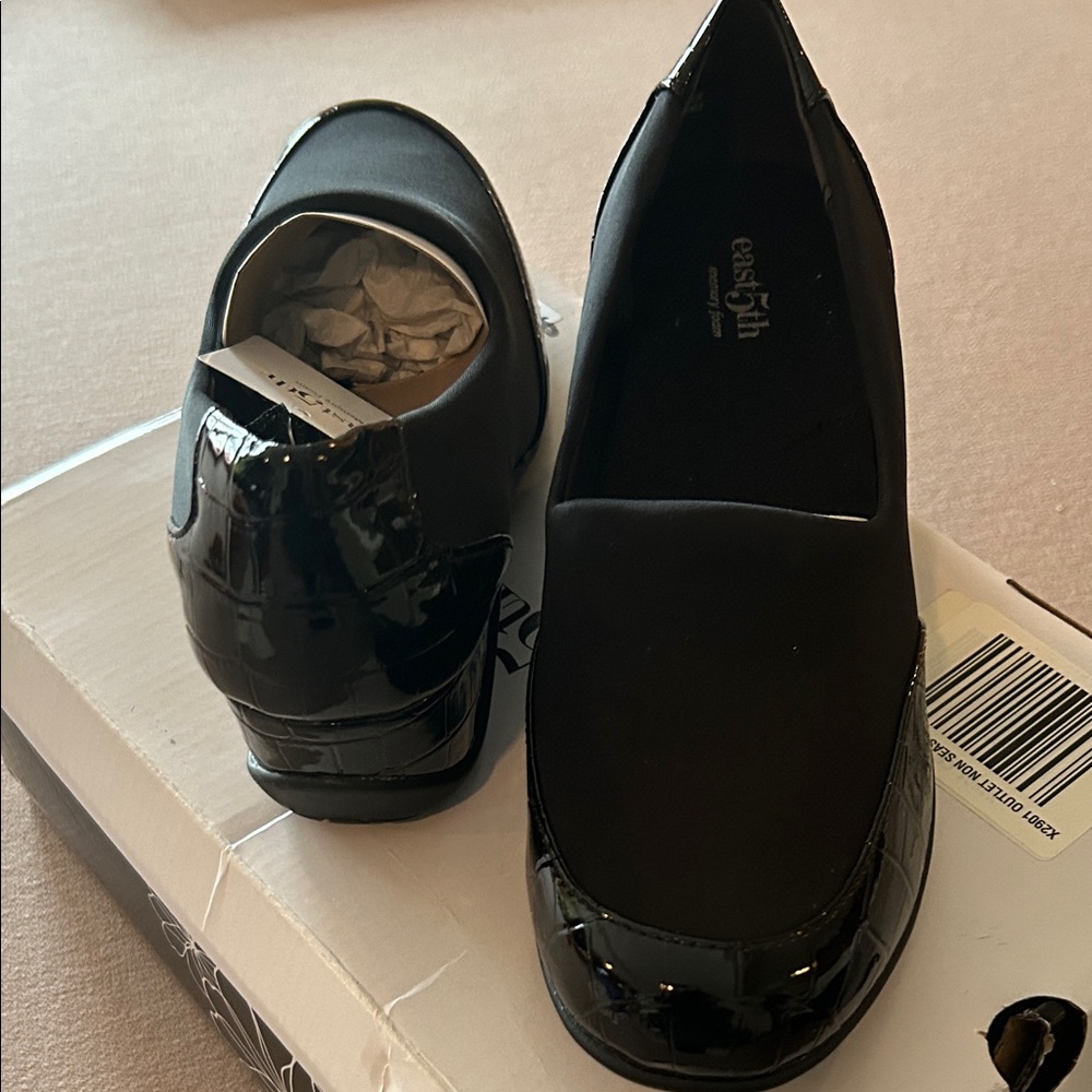 Easy Spirit Women's Black Patent Loafers